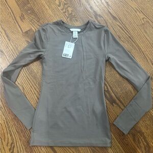 H & M long Sleeve Women’s Top Size XS NWT Fitted Microfiber Shirt